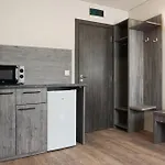 Terminal Park 汽车旅馆 2*